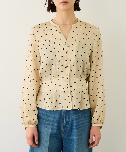 ROPE'（ロペ）の「ドットプリントペプラムブラウス/イージーケア（シャツ/ブラウス・レディース・ネイビー/ベージュ・38）」の11枚目の写真