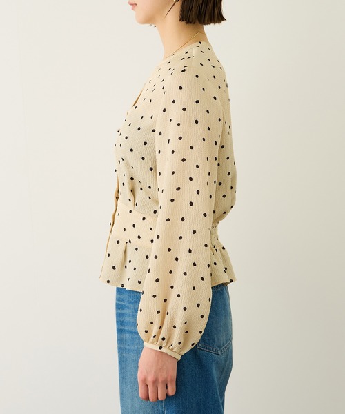 ROPE'（ロペ）の「ドットプリントペプラムブラウス/イージーケア（シャツ/ブラウス・レディース・ネイビー/ベージュ・38）」の12枚目の写真