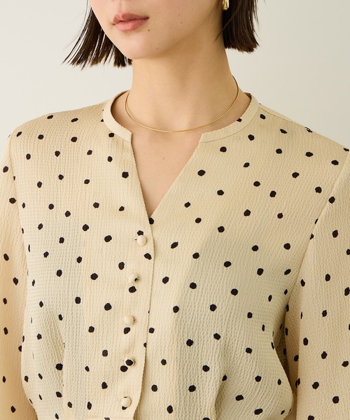 ROPE'（ロペ）の「ドットプリントペプラムブラウス/イージーケア（シャツ/ブラウス・レディース・ネイビー/ベージュ・38）」の15枚目の写真