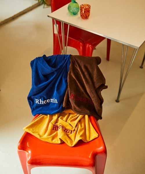 RHEEMIN(リーミン)の「SUEDE LETTER BAG(ショルダーバッグ・レディース・マスタード/コバルトブルー/ブラウン・FREE)」の7枚目の写真