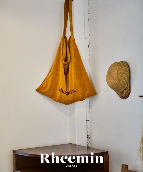 RHEEMIN(リーミン)の「SUEDE LETTER BAG(ショルダーバッグ・レディース・マスタード/コバルトブルー/ブラウン・FREE)」の16枚目の写真