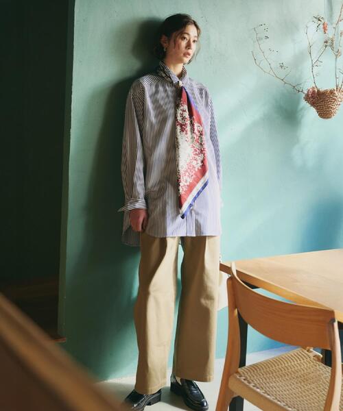 THE SHOP TK （ザ ショップ ティーケー ）の「ゆったりシルエットで体型カバー ロングシャツ（シャツ/ブラウス・レディース・ダークグリーン系2/オフホワイト/ネイビー系2・99）」の5枚目の写真