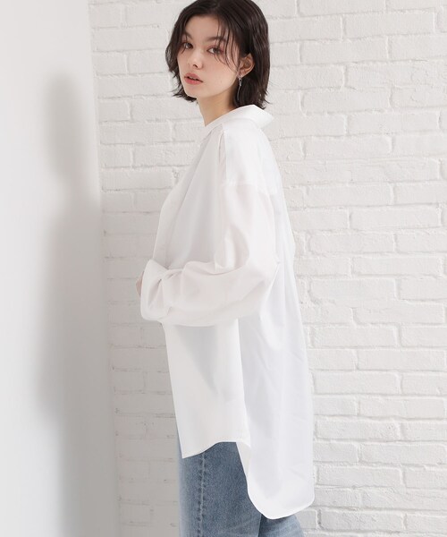THE SHOP TK （ザ ショップ ティーケー ）の「ゆったりシルエットで体型カバー ロングシャツ（シャツ/ブラウス・レディース・ダークグリーン系2/オフホワイト/ネイビー系2・99）」の7枚目の写真