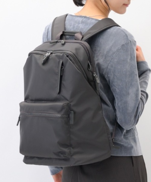 W&.Day/Night(ダブルアンド デイナイト)の「リュックサック ポッケス ハグリュック3 25L B4サイズ 15.6インチPC サコッシュ付属 20213(バックパック/リュック・レディース・ダークグレー/ブラック・FREE)」の1枚目の写真