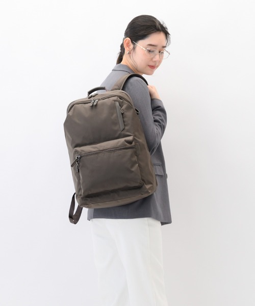 W&.Day/Night(ダブルアンド デイナイト)の「リュックサック ポッケス ハグリュック3 25L B4サイズ 15.6インチPC サコッシュ付属 20213(バックパック/リュック・レディース・ダークグレー/ブラック・FREE)」の6枚目の写真