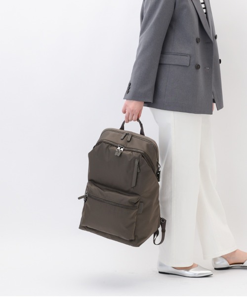 W&.Day/Night(ダブルアンド デイナイト)の「リュックサック ポッケス ハグリュック3 25L B4サイズ 15.6インチPC サコッシュ付属 20213(バックパック/リュック・レディース・ダークグレー/ブラック・FREE)」の7枚目の写真
