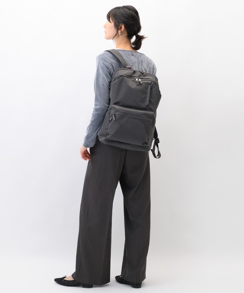 W&.Day/Night(ダブルアンド デイナイト)の「リュックサック ポッケス ハグリュック3 25L B4サイズ 15.6インチPC サコッシュ付属 20213(バックパック/リュック・レディース・ダークグレー/ブラック・FREE)」の9枚目の写真