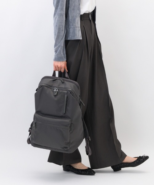 W&.Day/Night(ダブルアンド デイナイト)の「リュックサック ポッケス ハグリュック3 25L B4サイズ 15.6インチPC サコッシュ付属 20213(バックパック/リュック・レディース・ダークグレー/ブラック・FREE)」の10枚目の写真