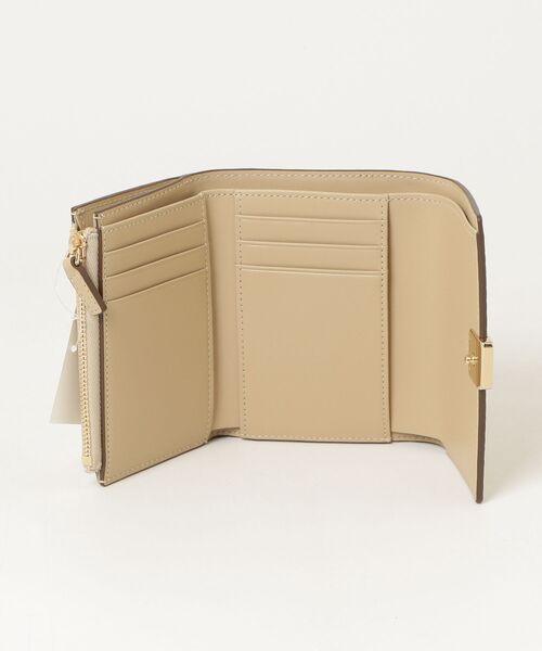 MCM（エムシーエム）の「Aren 三つ折りウォレット - ヴィセトス（財布・レディース・ベージュ・ONE SIZE）」の4枚目の写真