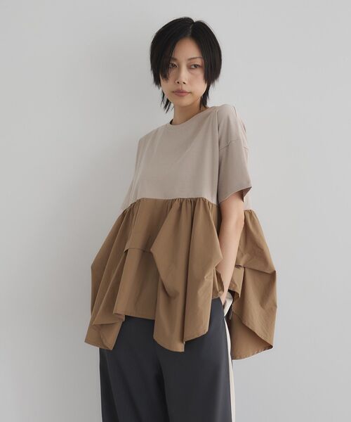 GARAGE OF GOOD CLOTHING(ガレージオブグッドクロージング)の「異素材MIXタックプルオーバー2(Tシャツ/カットソー・レディース・ベージュ/オフホワイト/ライトグレー・FREE)」の4枚目の写真
