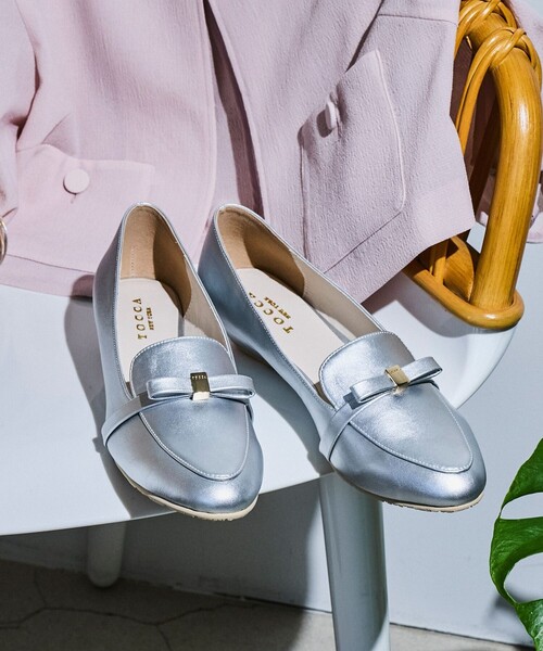 TOCCA（トッカ）の「TINY RIBBON  RAIN ROAFER レインパンプス（パンプス・レディース・ブラック系5/ブラック系/シルバー系/ネイビー系・35/39/37/36/38）」の6枚目の写真