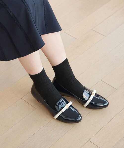TOCCA（トッカ）の「TINY RIBBON  RAIN ROAFER レインパンプス（パンプス・レディース・ブラック系5/ブラック系/シルバー系/ネイビー系・35/39/37/36/38）」の8枚目の写真