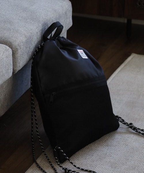 VISION STREET WEAR(ヴィジョンストリートウェア)の「VISION STREET WEAR Knapsack ナップサック(バックパック/リュック・メンズ・ブラック×ホワイト/ブラック×レッド/ブラック・FREE)」の12枚目の写真