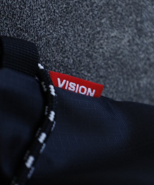 VISION STREET WEAR(ヴィジョンストリートウェア)の「VISION STREET WEAR Knapsack ナップサック(バックパック/リュック・メンズ・ブラック×ホワイト/ブラック×レッド/ブラック・FREE)」の4枚目の写真