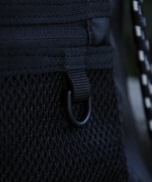 VISION STREET WEAR(ヴィジョンストリートウェア)の「VISION STREET WEAR Knapsack ナップサック(バックパック/リュック・メンズ・ブラック×ホワイト/ブラック×レッド/ブラック・FREE)」の5枚目の写真