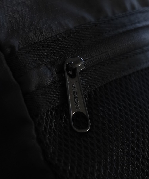 VISION STREET WEAR(ヴィジョンストリートウェア)の「VISION STREET WEAR Knapsack ナップサック(バックパック/リュック・メンズ・ブラック×ホワイト/ブラック×レッド/ブラック・FREE)」の6枚目の写真