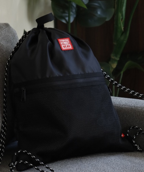 VISION STREET WEAR(ヴィジョンストリートウェア)の「VISION STREET WEAR Knapsack ナップサック(バックパック/リュック・メンズ・ブラック×ホワイト/ブラック×レッド/ブラック・FREE)」の11枚目の写真