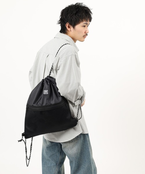 VISION STREET WEAR(ヴィジョンストリートウェア)の「VISION STREET WEAR Knapsack ナップサック(バックパック/リュック・メンズ・ブラック×ホワイト/ブラック×レッド/ブラック・FREE)」の16枚目の写真