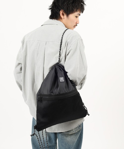 VISION STREET WEAR(ヴィジョンストリートウェア)の「VISION STREET WEAR Knapsack ナップサック(バックパック/リュック・メンズ・ブラック×ホワイト/ブラック×レッド/ブラック・FREE)」の17枚目の写真