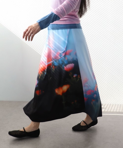 Three Four Time(スリーフォータイム)の「フラワー転写プリントスカート(スカート・レディース・グレー/ブルー・FREE)」の15枚目の写真