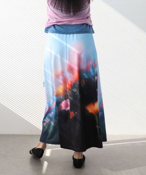 Three Four Time(スリーフォータイム)の「フラワー転写プリントスカート(スカート・レディース・グレー/ブルー・FREE)」の17枚目の写真