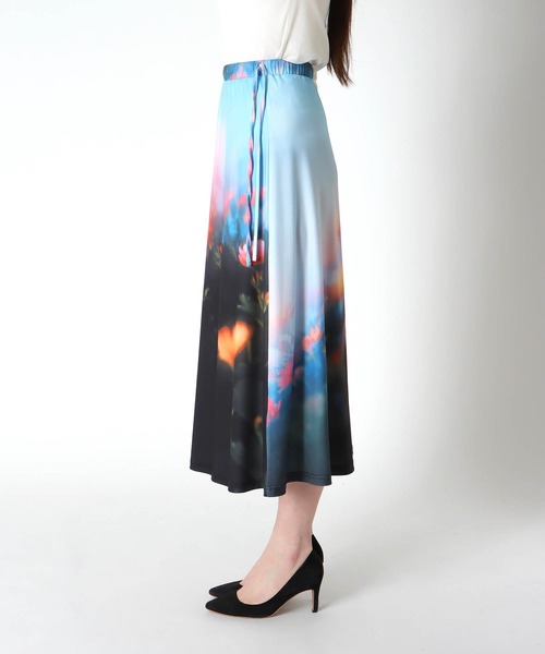 Three Four Time(スリーフォータイム)の「フラワー転写プリントスカート(スカート・レディース・グレー/ブルー・FREE)」の22枚目の写真