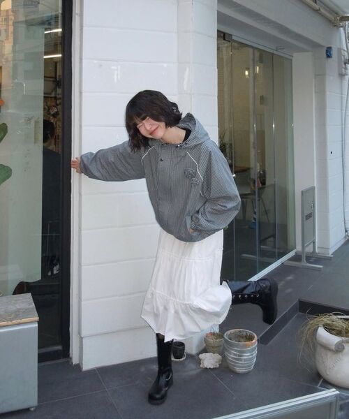 ROSEFRANTZ（ロゼフランツ）の「Rose Corsage Check Windbreaker [Navy]（ナイロンジャケット・レディース・ネイビー・OS）」の3枚目の写真