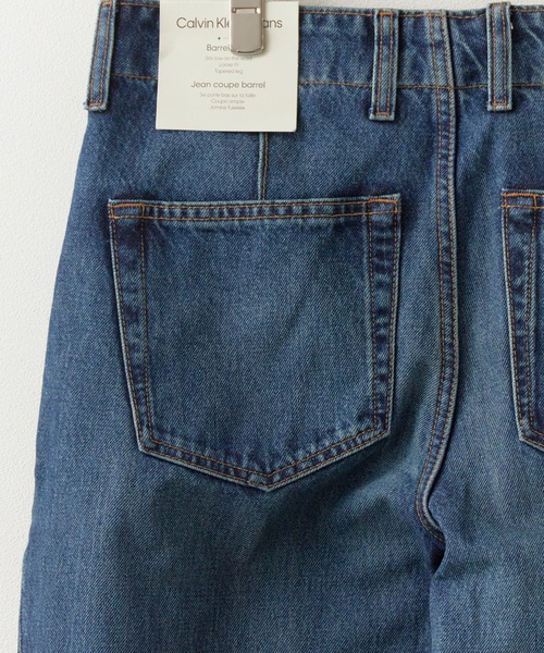 Calvin Klein（カルバン・クライン）の「Calvin Klein/カルバンクライン BARREL BENSON TROUSER ストレートシルエット ワイドデニムパンツ 2026年春夏（デニムパンツ・メンズ・インディゴブルー・32inch/30inch/28inch）」の5枚目の写真