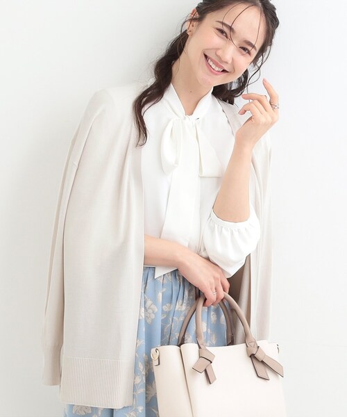 SHOO・LA・RUE（シューラルー）の「【洗濯機可/ひんやり/UV】さらっとしたタッチが心地よい ミドルカーディガン（カーディガン/ボレロ・レディース・グリーン系/ライトグレー/ブラック・04/03/02/01）」の2枚目の写真