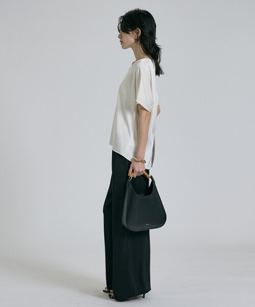 qualite（カリテ）の「【接触冷感＆吸水速乾】クールサテンブラウス/セットアップ対応/春服/夏服/きれいめカジュアル（シャツ/ブラウス・レディース・オフホワイト/ブラック/カーキ・36/38）」の13枚目の写真