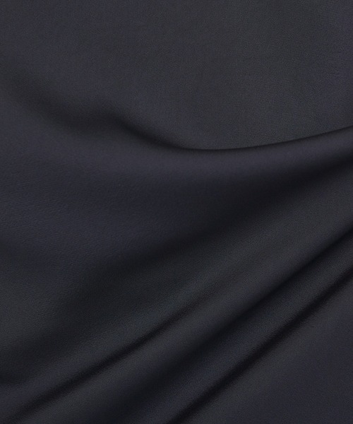 qualite(カリテ)の「【接触冷感・吸水速乾】クールサテンブラウス セットアップ対応 夏服 きれいめカジュアル(シャツ/ブラウス・レディース・オフホワイト/ブラック/カーキ/ネイビー/ワイン・36/38)」の14枚目の写真