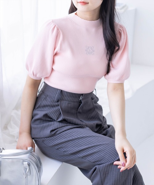 clear（クリア）の「ラインストーンパフスリーブ半袖リブニットトップス[骨格ウェーブ 大人 フェミニン 上品]（ニット/セーター・レディース・グレー/ラベンダー/ブラック/オフホワイト・F）」の5枚目の写真