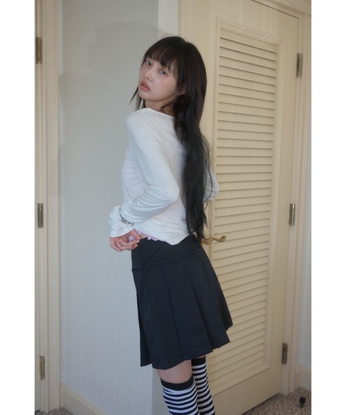 Smyeon（スミョン）の「Asymmetrical button pleated skirt/アシンメトリーボタンプリーツスカート（スカート・レディース・ブラック/ベージュ/カーキ・FREE）」の10枚目の写真