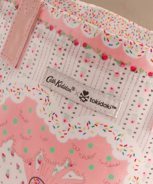 Cath Kidston(キャスキッドソン)の「tokidoki スモール ブックバッグ Tokidoki Town(ハンドバッグ・レディース・ピンク・FREE)」の16枚目の写真