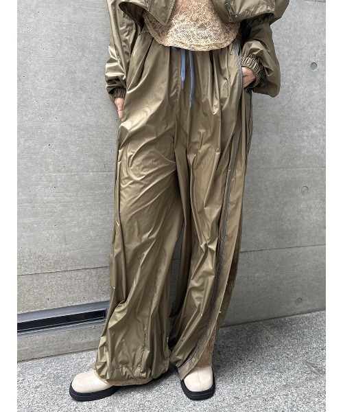 ELCHELE（エルチェレ）の「UNIVERSAL WINDBREAKER PANTS（その他パンツ・レディース・カーキ/ブラック・38/36）」の11枚目の写真