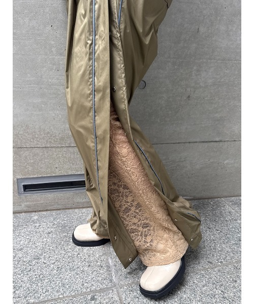 ELCHELE（エルチェレ）の「UNIVERSAL WINDBREAKER PANTS（その他パンツ・レディース・カーキ/ブラック・38/36）」の12枚目の写真
