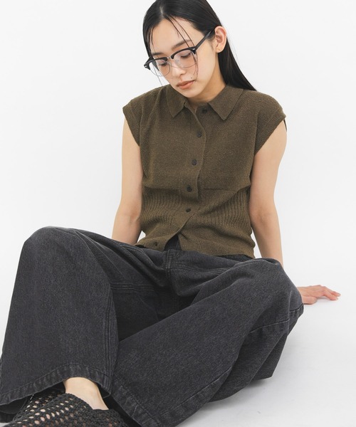 KBF(ケイビーエフ)の「スリーブレスニットシャツ(ニット/セーター・レディース・グリーン系その他/ベージュ系その他/アイボリー/ブラック・ONE)」の4枚目の写真