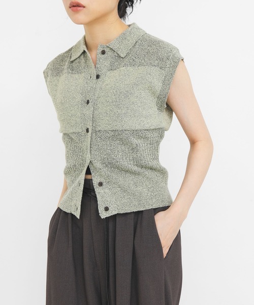 KBF(ケイビーエフ)の「スリーブレスニットシャツ(ニット/セーター・レディース・グリーン系その他/ベージュ系その他/アイボリー/ブラック・ONE)」の19枚目の写真