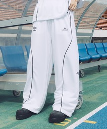 UMBRO（アンブロ）の「UMBRO別注 ドローコードパイピングオーバーサイズスウェットパンツ（スウェットパンツ）」