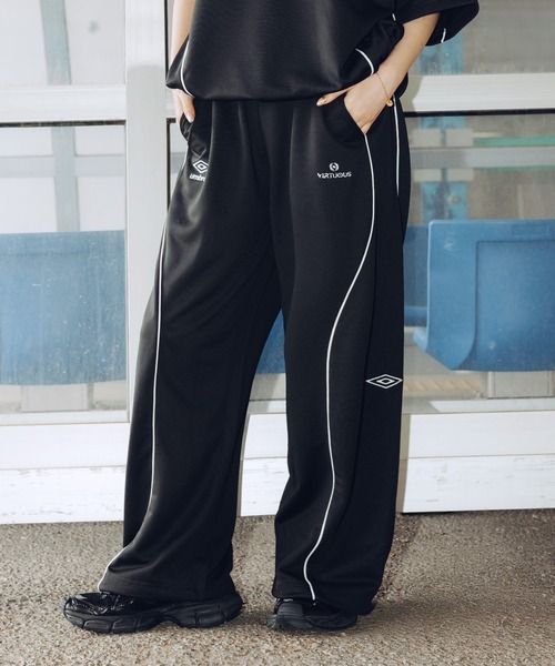 UMBRO(アンブロ)の「UMBRO別注 ドローコードパイピングオーバーサイズスウェットパンツ(スウェットパンツ・メンズ・ネイビー/ホワイト/ブラック/グレー・S/M/L/XL)」の14枚目の写真
