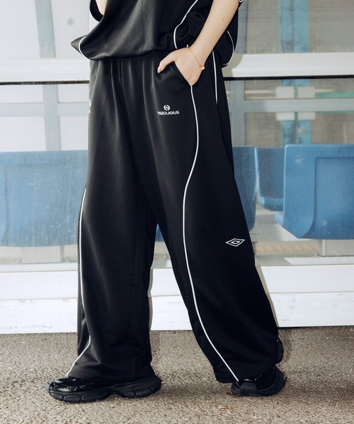 UMBRO(アンブロ)の「UMBRO別注 ドローコードパイピングオーバーサイズスウェットパンツ(スウェットパンツ・メンズ・ネイビー/ホワイト/ブラック/グレー・S/M/L/XL)」の15枚目の写真