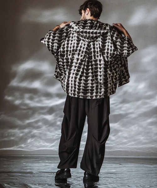 NO ID.(ノーアイディ)の「【NO ID.】Gathered Drape Easy Trousers / ギャザードレープ イージートラウザーズ(その他パンツ・メンズ・その他23/グレー/ブラック・1/2)」の4枚目の写真