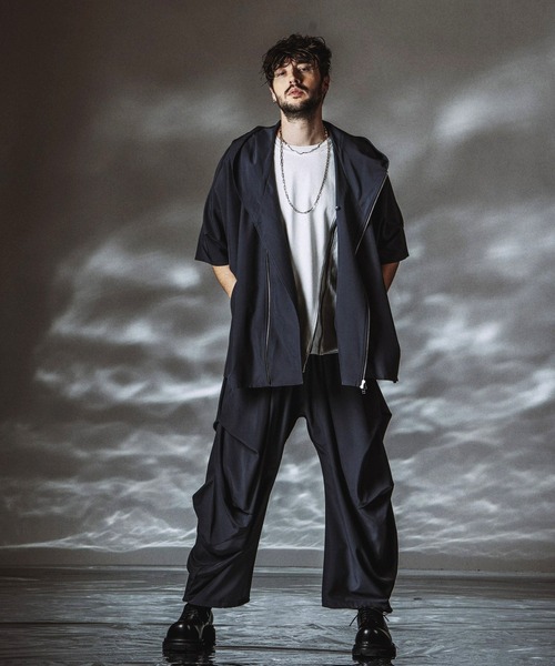 NO ID.(ノーアイディ)の「【NO ID.】Gathered Drape Easy Trousers / ギャザードレープ イージートラウザーズ(その他パンツ・メンズ・その他23/グレー/ブラック・1/2)」の14枚目の写真