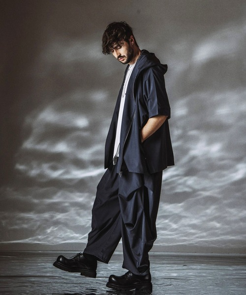 NO ID.(ノーアイディ)の「【NO ID.】Gathered Drape Easy Trousers / ギャザードレープ イージートラウザーズ(その他パンツ・メンズ・その他23/グレー/ブラック・1/2)」の16枚目の写真