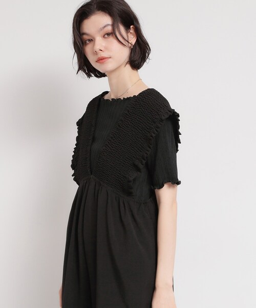 THE SHOP TK (ザ ショップ ティーケー )の「ラクに着られてすっきり見え シャーリングサロペット(サロペット/オーバーオール・レディース・ダークブラウン/ブラック・12/13)」の4枚目の写真