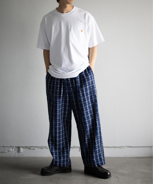 UNIVERSAL OVERALL（ユニバーサルオーバーオール）の「UNIVERSAL OVERALL / POCKET TEE / 半袖ポケットTシャツ（Tシャツ/カットソー・メンズ・ブラック/グレイッシュブルー/ホワイト/オートミール/ミント/ネイビー・XL/M/S/L）」の2枚目の写真