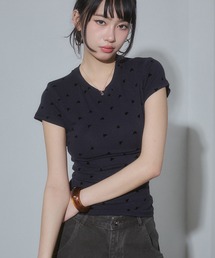 ENVYM（アンビー）の「ハートプリントフィットTシャツ（Tシャツ/カットソー）」