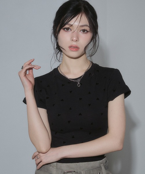 ENVYM（アンビー）の「ハートプリントフィットTシャツ（Tシャツ/カットソー・レディース・ホワイト/ネイビー/カーキ/ブラック・FREE）」の21枚目の写真