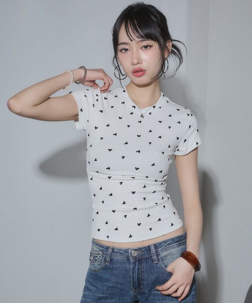 ENVYM（アンビー）の「ハートプリントフィットTシャツ（Tシャツ/カットソー・レディース・ホワイト/ネイビー/カーキ/ブラック・FREE）」の10枚目の写真