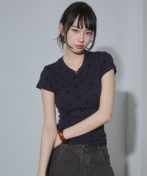 ENVYM（アンビー）の「ハートプリントフィットTシャツ（Tシャツ/カットソー・レディース・ホワイト/ネイビー/カーキ/ブラック・FREE）」の16枚目の写真